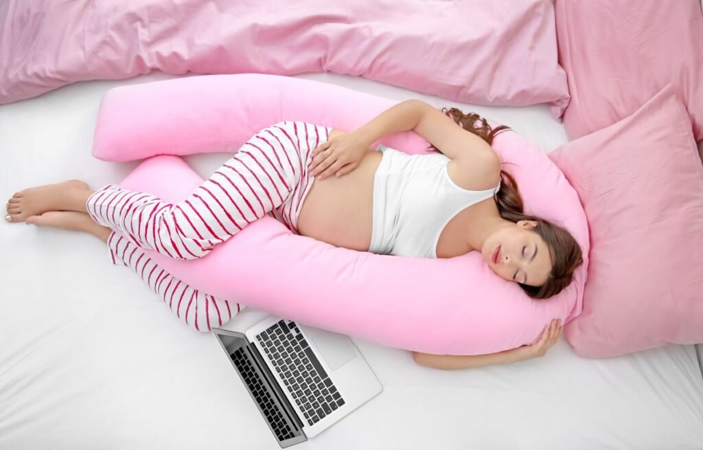 Guide to Choosing the Perfect Pregnancy Pillow